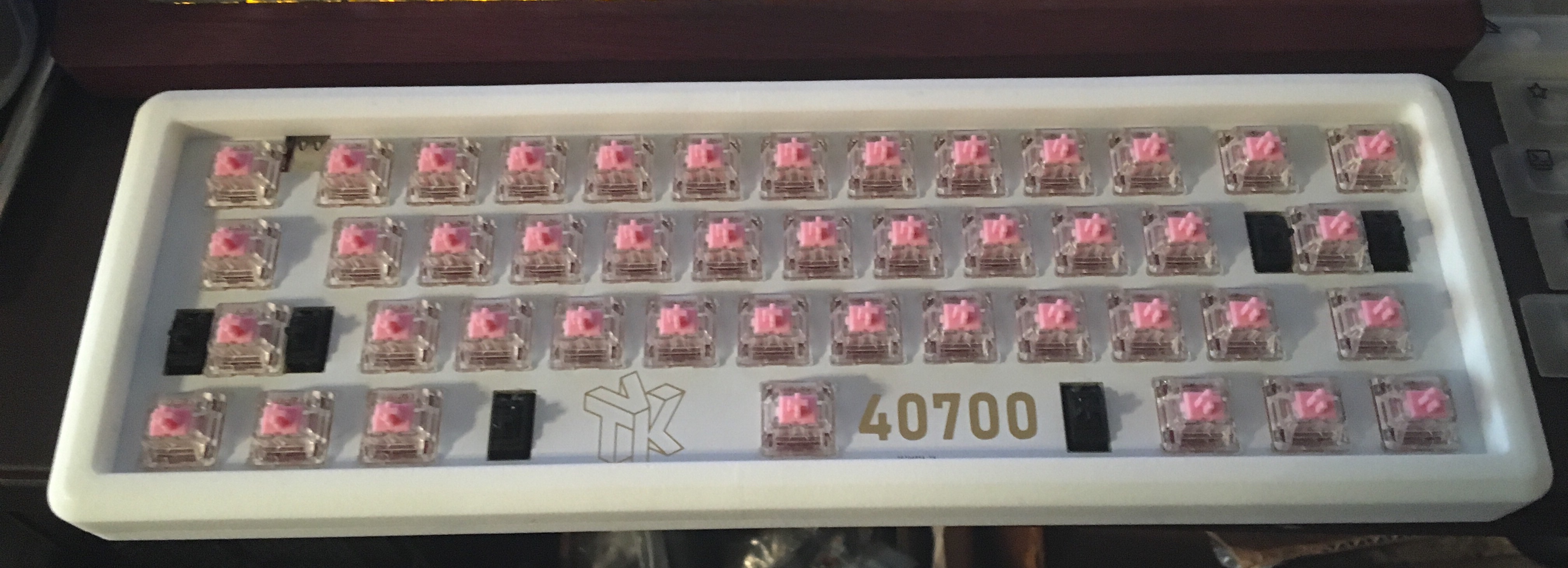 40700 without keycaps