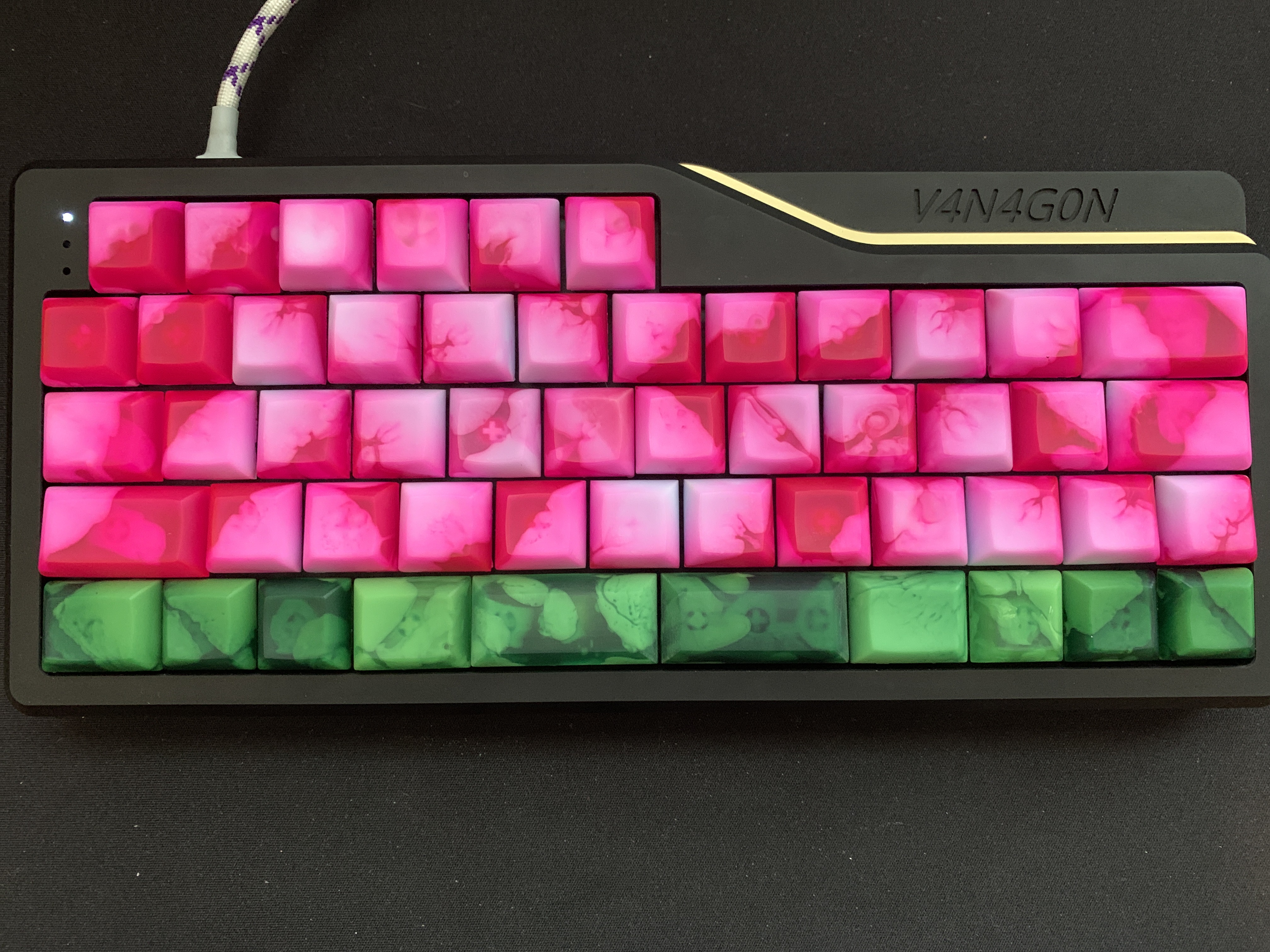 "Watermelon" HuB keycaps on a V4N4G0N