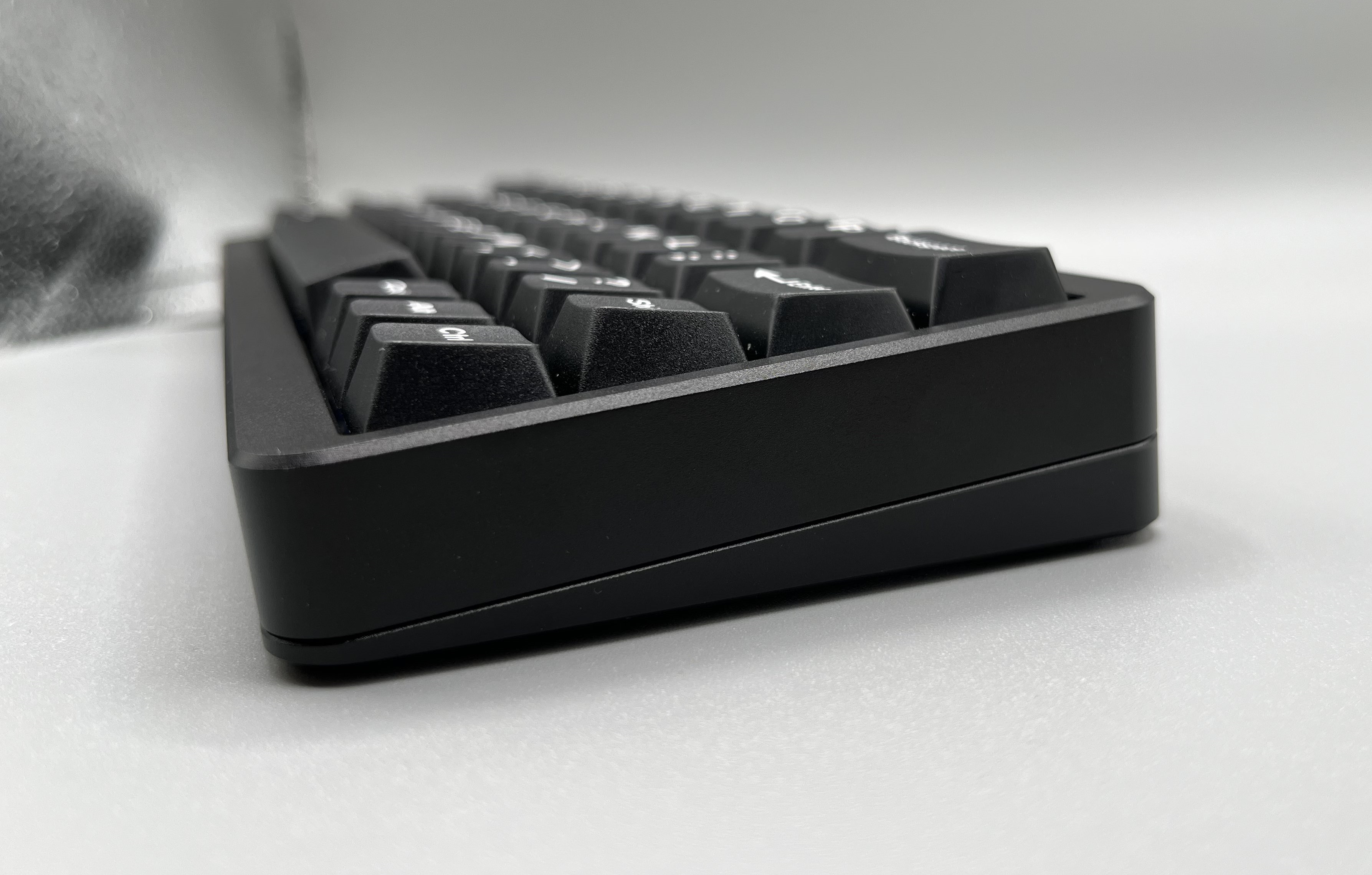 Side profile of Hubris showing the 5-degree typing angle
