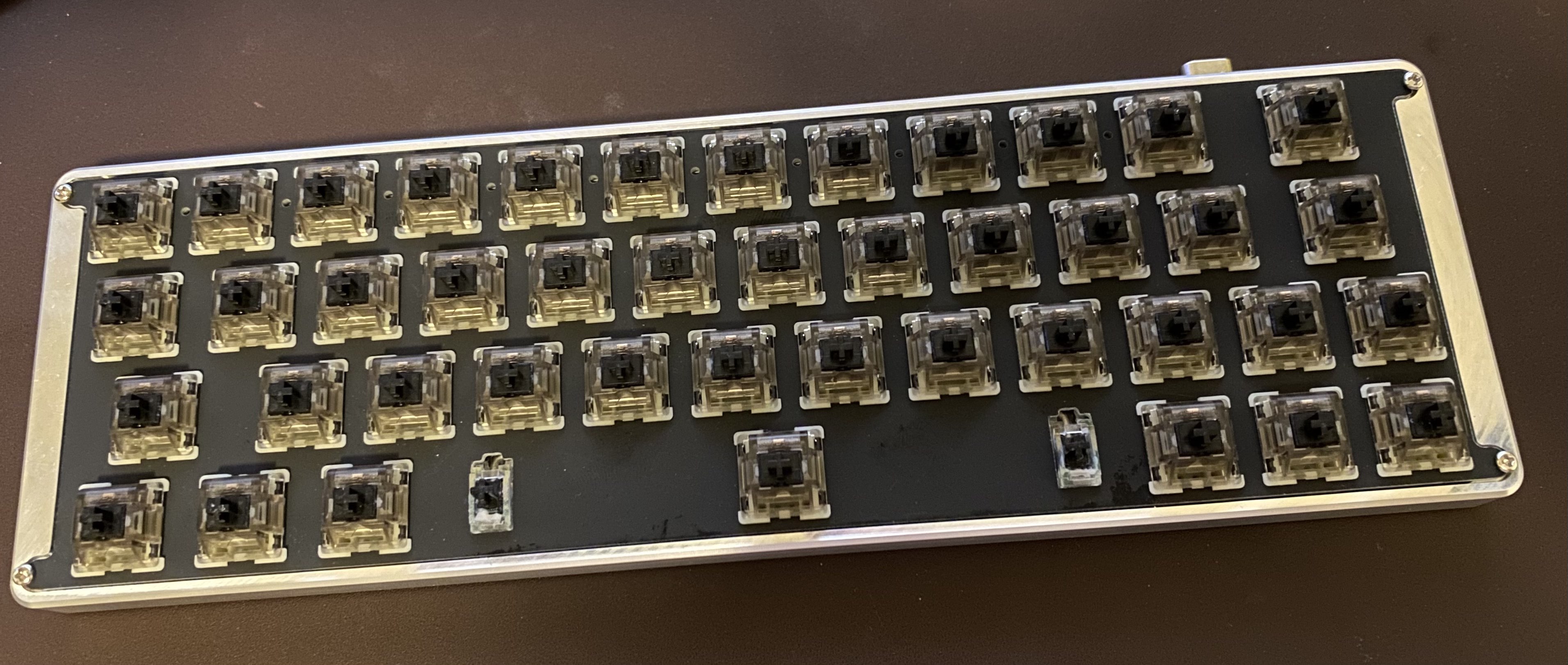 Hull prototype with FR4 plate and Gateron Ink switches