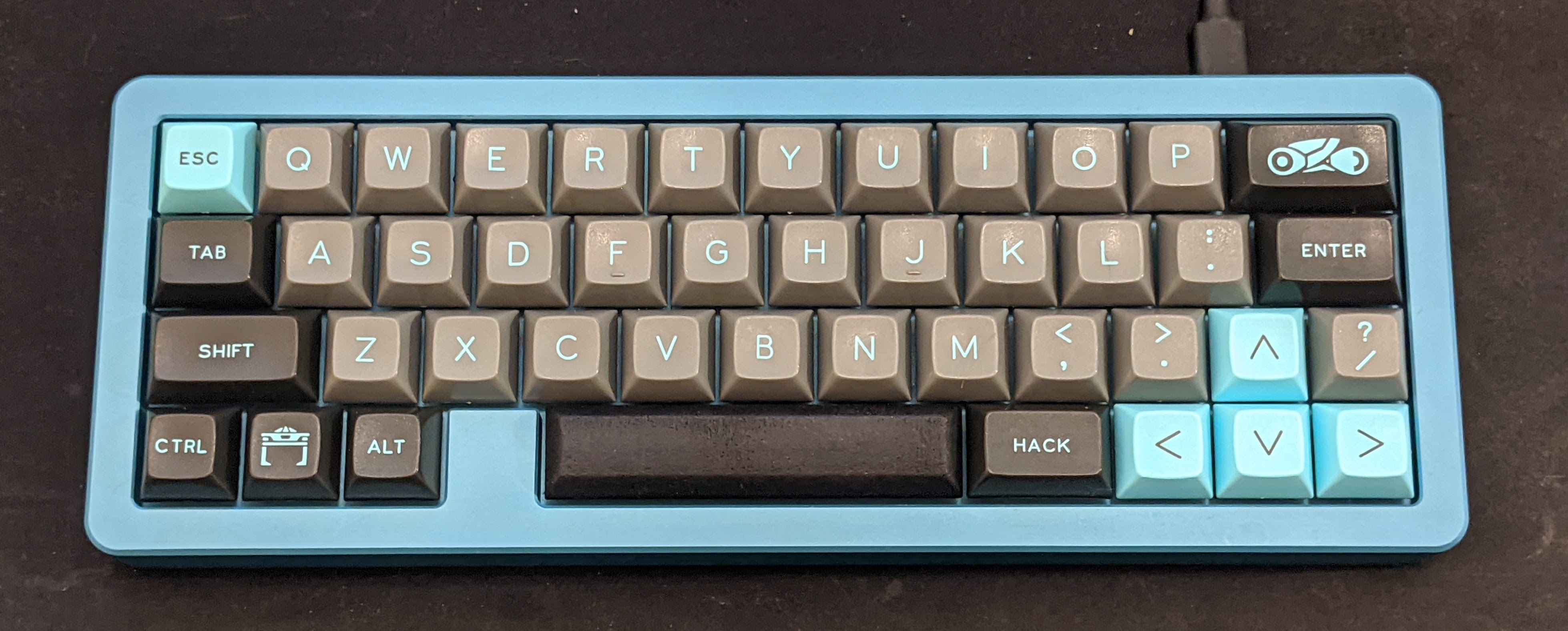 MHKB S-Type in Fabulous Teal with DSA LightCycle R1 and R2 keycaps and a 3D printed 4.25u HuB spacebar
